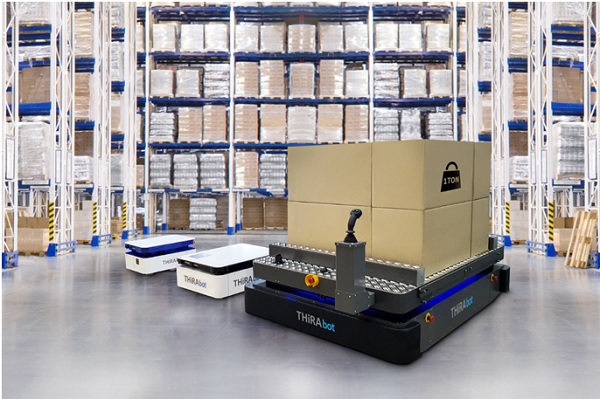 티라유텍 자율주행 물류로봇라인업 (우측부터)- THiRAbot1000, 600, 200