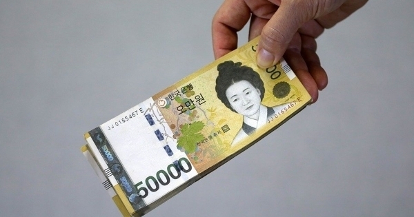 서울시가 매출감소를 경험한 소상공인에 지원금 100만원을 지급한다.