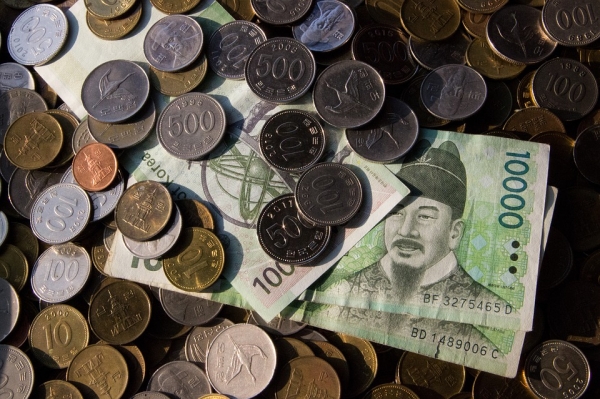 한국은행이 '최저임금이 고용구조에 미치는 영향' 보고서를 발표했다.