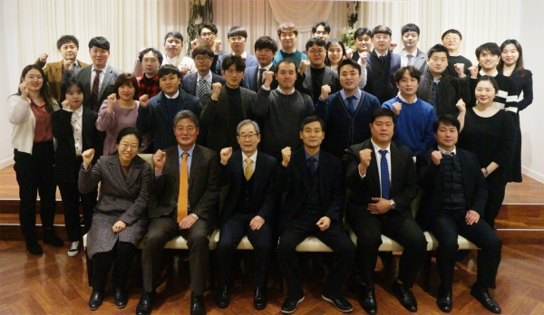 애드민이 2022 한국 아웃소싱 리딩컴퍼니로 선정됐다.