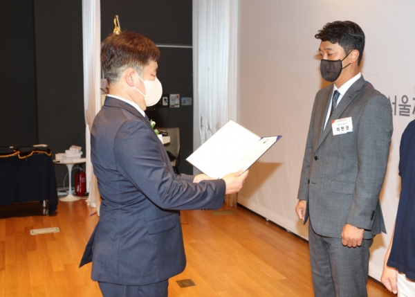 메이크인 최현권 대표가 ‘2022 서울 중소기업인 대회'에서 중소벤처기업부 장관상을 수상했다.